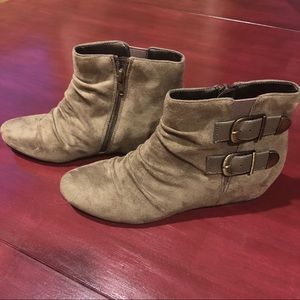 Andrew Geller ankle boots